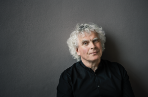 Sir Simon Rattle - Foto Oliver Helbig